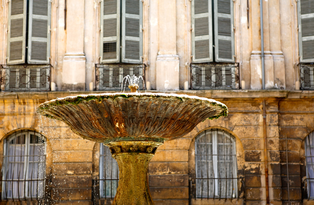 Les fontaines d'Aix-en-Provence : histoire et secrets de la ville aux 1000 fontaines