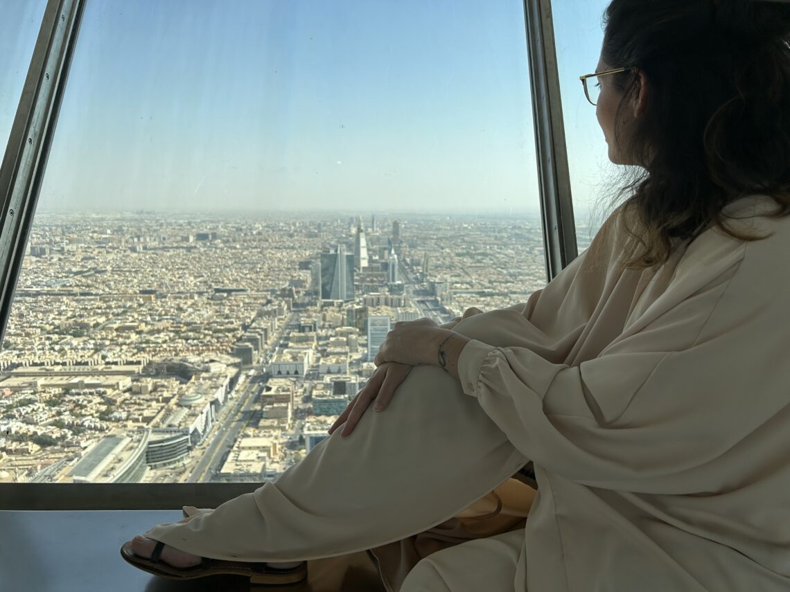 Voyage au féminin en Arabie Saoudite : code vestimentaire, conseils et expériences