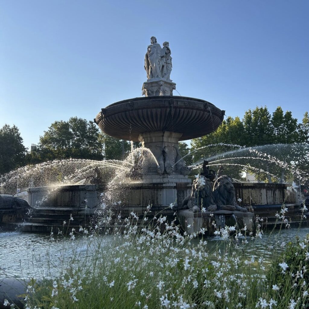 Les fontaines d'Aix-en-Provence : histoire et secrets de la ville aux 1000 fontaines
