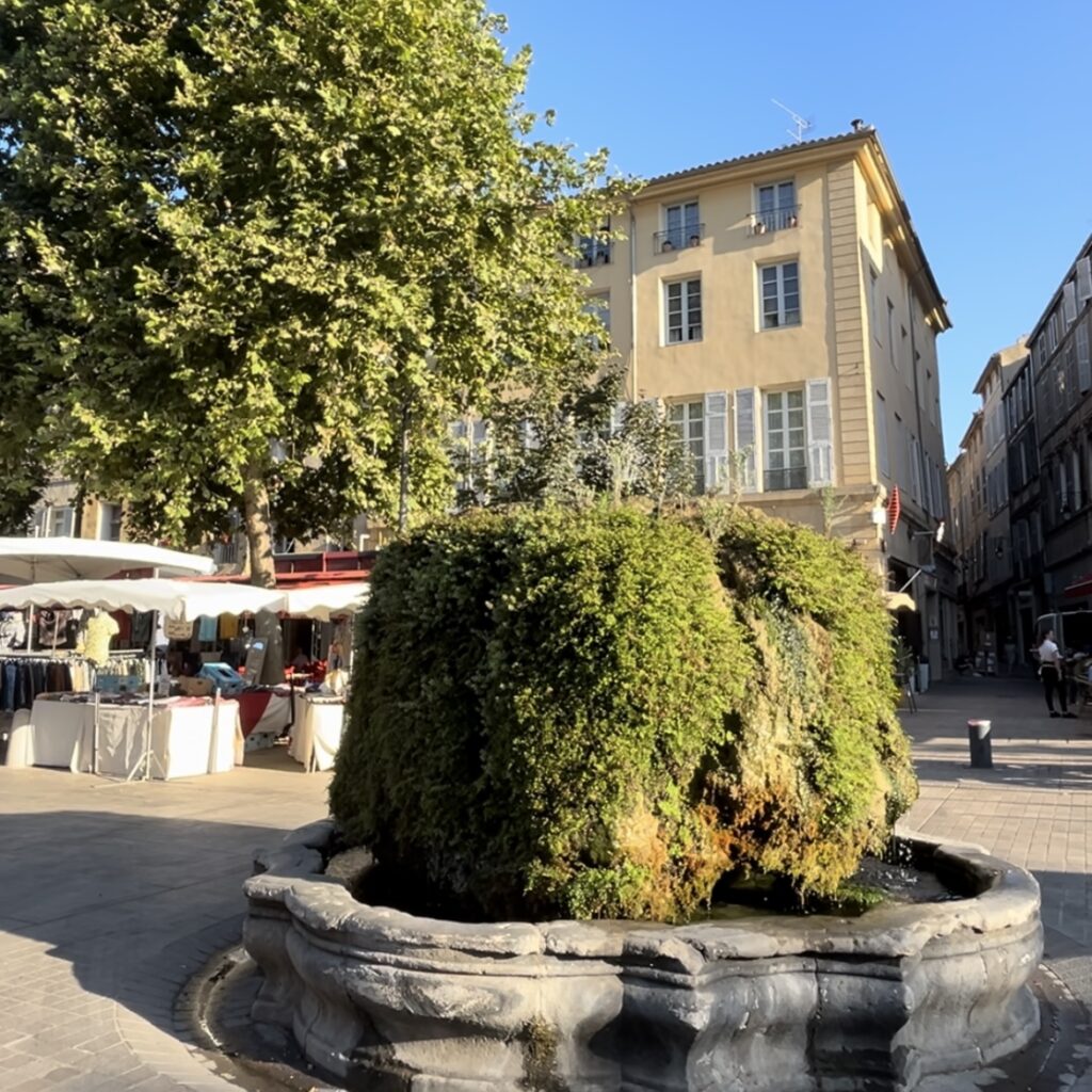Les fontaines d'Aix-en-Provence : histoire et secrets de la ville aux 1000 fontaines